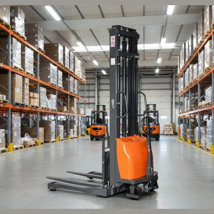 GNT G33EA-118 Semi-Electric Straddle Stacker